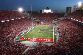 中国九游体育-激战六十分钟！巴特勒巅峰对决纳达尔，惊险取胜胜负难料